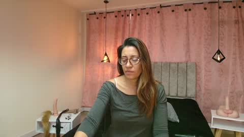 Snapshot of violetascott_ chatting on 02.13.25 VIOLETA online show from 02.13.25