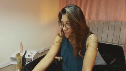 Snapshot of violetascott_ chatting on 02.17.25 VIOLETA online show from 02.17.25