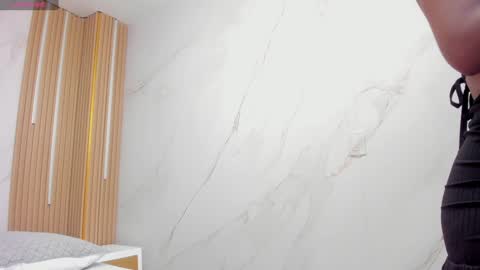 VIOLETA online show from 01.30.25