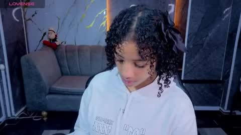 violeth_b online show from 04.17.26