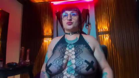 violett_8 online show from 07.20.26