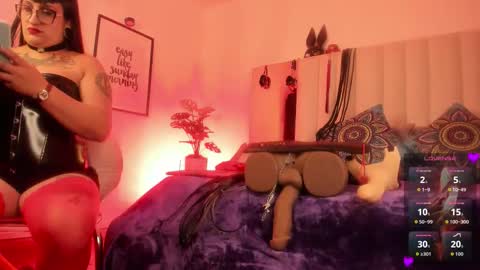 Violett  online show from 10.31.25