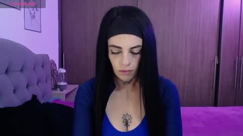 violett  Independent model online show from 03.05.26