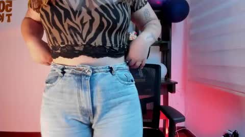 Snapshot of violett_red chatting on 06.06.26 Violeta online show from 06.06.26