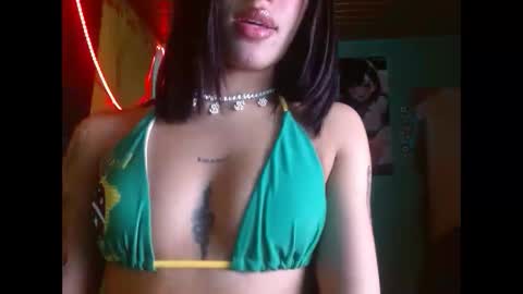 Snapshot of violetta_dreams chatting on 05.19.26 violetta_dreams online show from 05.19.26