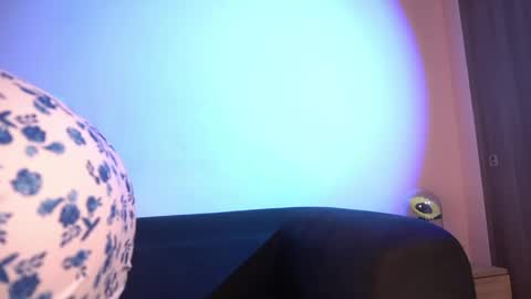 violetta independent model online show from 04.27.26