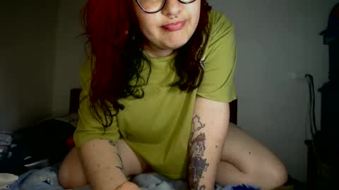 Snapshot of violettasexycam chatting on 12.26.24 violetafetish online show from 12.26.24