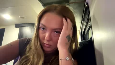 Snapshot of violettblakee chatting on 09.19.25 Violet Blake online show from 09.19.25