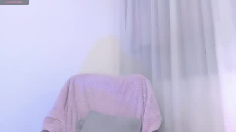 Snapshot of violettbones chatting on 03.27.26 Violett online show from 03.27.26