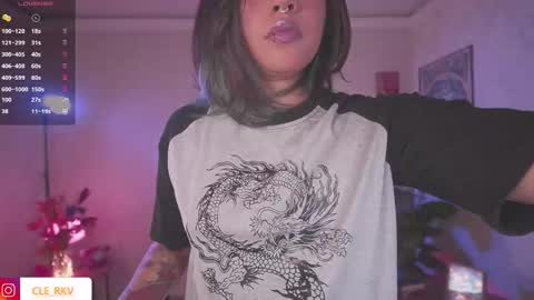 JULIE UWU online show from 02.10.26