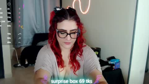 Snapshot of violettelynn_ chatting on 03.03.26 Violetta Morningstar online show from 03.03.26