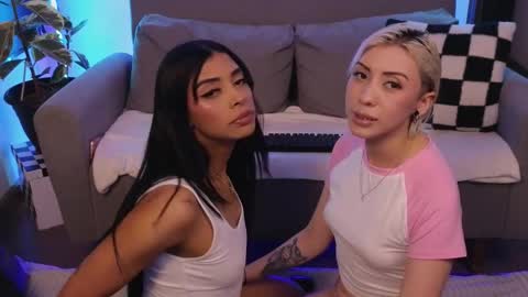 Snapshot of violettgrey_ chatting on 01.17.26 Violet online show from 01.17.26