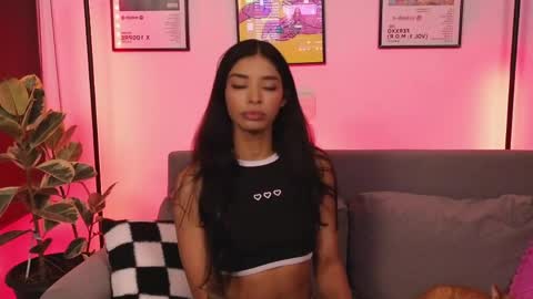 Snapshot of violettgrey_ chatting on 04.19.26 Violet online show from 04.19.26
