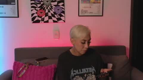 Snapshot of violettgrey_ chatting on 04.27.26 Violet online show from 04.27.26