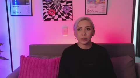 Snapshot of violettgrey_ chatting on 05.17.26 Violet online show from 05.17.26