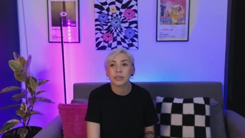 Snapshot of violettgrey_ chatting on 05.19.26 Violet online show from 05.19.26