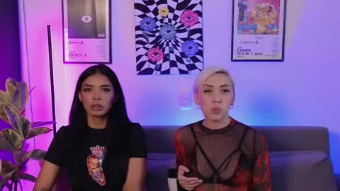 Snapshot of violettgrey_ chatting on 05.31.26 Violet online show from 05.31.26