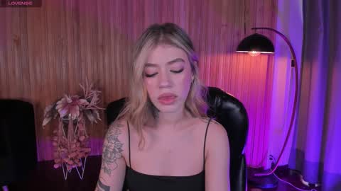 Violett  online show from 11.12.25