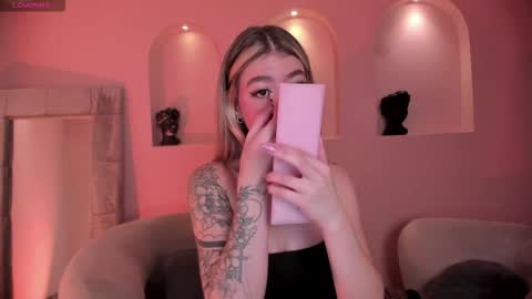 Violett  online show from 12.05.25