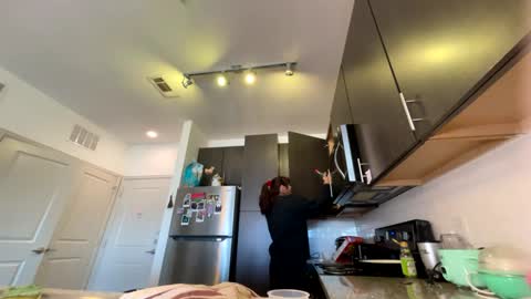 Violet Flowers online show from 12.21.25