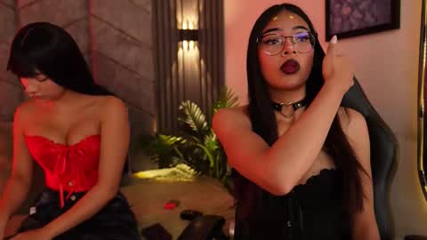 viollettebylyly online show from 10.11.25