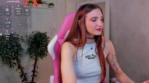 Snapshot of virdjinia_green chatting on 05.18.26 Virdjinia online show from 05.18.26
