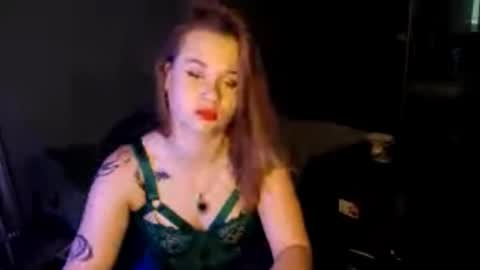 Mia online show from 10.22.25