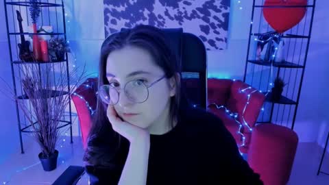 Snapshot of virtualvoyant chatting on 09.16.25 your love online show from 09.16.25