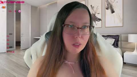 Victoria Romans online show from 09.21.25