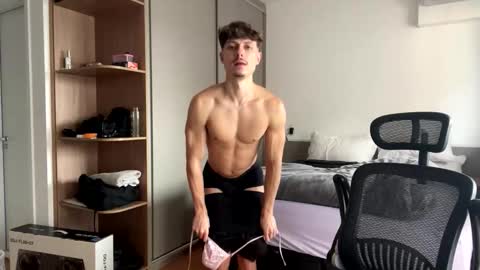 vitoraugustoxxx online show from 10.31.25