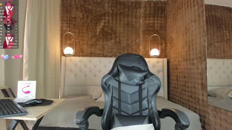 VittaaaPlease help me with your thumbs up its important  online show from 01.13.25