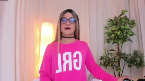 VittaaaPlease help me with your thumbs up its important  online show from 03.02.25