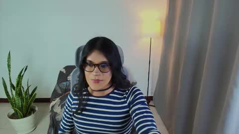 VittaaaPlease help me with your thumbs up its important  online show from 10.28.25