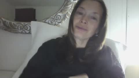 Snapshot of vivi_bee chatting on 09.21.25 vivian online show from 09.21.25