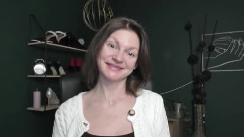 Vivian online show from 10.23.25