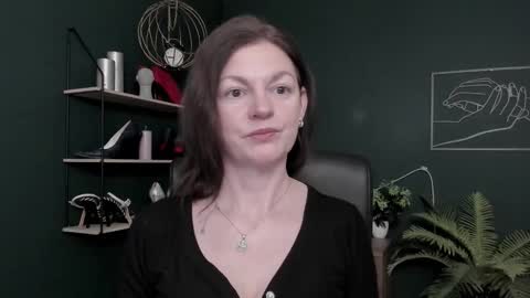 Vivian online show from 02.18.26