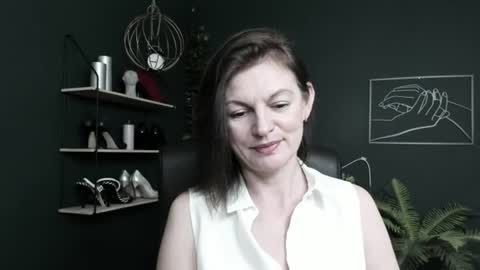 Vivian online show from 06.09.26
