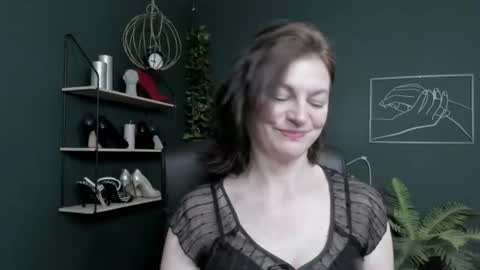 Vivian online show from 06.11.26