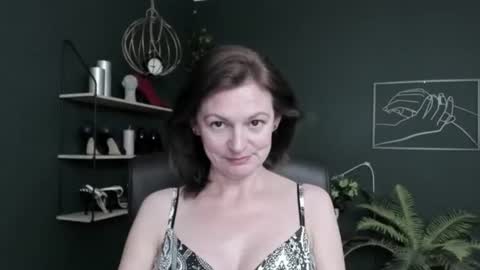 Vivian online show from 06.26.26
