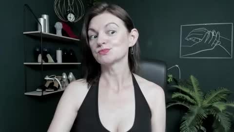 Vivian online show from 07.21.26