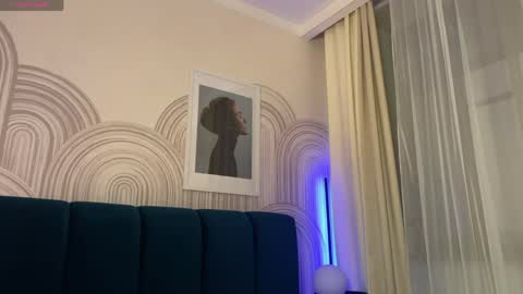 Vivian Evans online show from 03.30.26