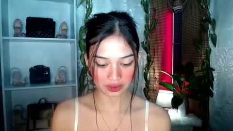 Snapshot of vivian_roberts chatting on 01.11.25 Vivian online show from 01.11.25