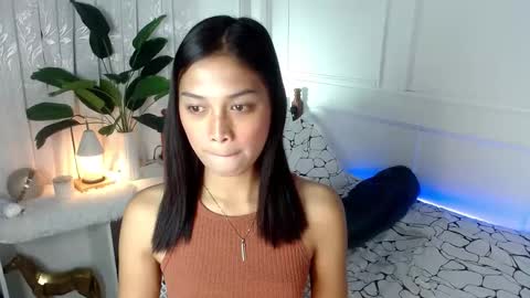 Snapshot of vivian_roberts chatting on 02.05.25 Vivian online show from 02.05.25