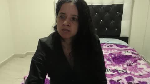 Snapshot of vivian_walt_ chatting on 05.17.26 melissa online show from 05.17.26