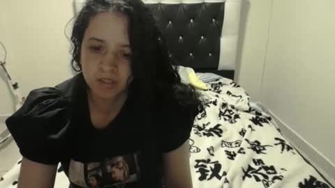 Snapshot of vivian_walt_ chatting on 05.23.26 melissa online show from 05.23.26