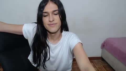 Snapshot of vivianalatin chatting on 06.25.26 instagram Viviana73215 online show from 06.25.26