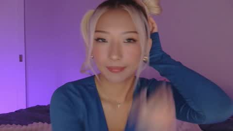 vivianwinters online show from 11.11.25