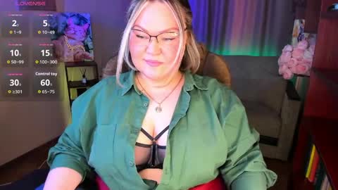 Vivien online show from 04.26.26