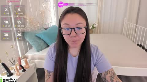 Vivien online show from 06.04.26