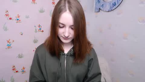 vivienalles_ online show from 12.03.24